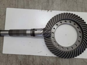 COROA E PINHÃO ZF TRATOR AGRALE AX4.170 0095266012 ZF (4472095070) 095366024 ZF COROA 0095366088 ZF PINHÃO COROA E PINHÃO 0095266009 ZF 33X11 0095266011 ZF